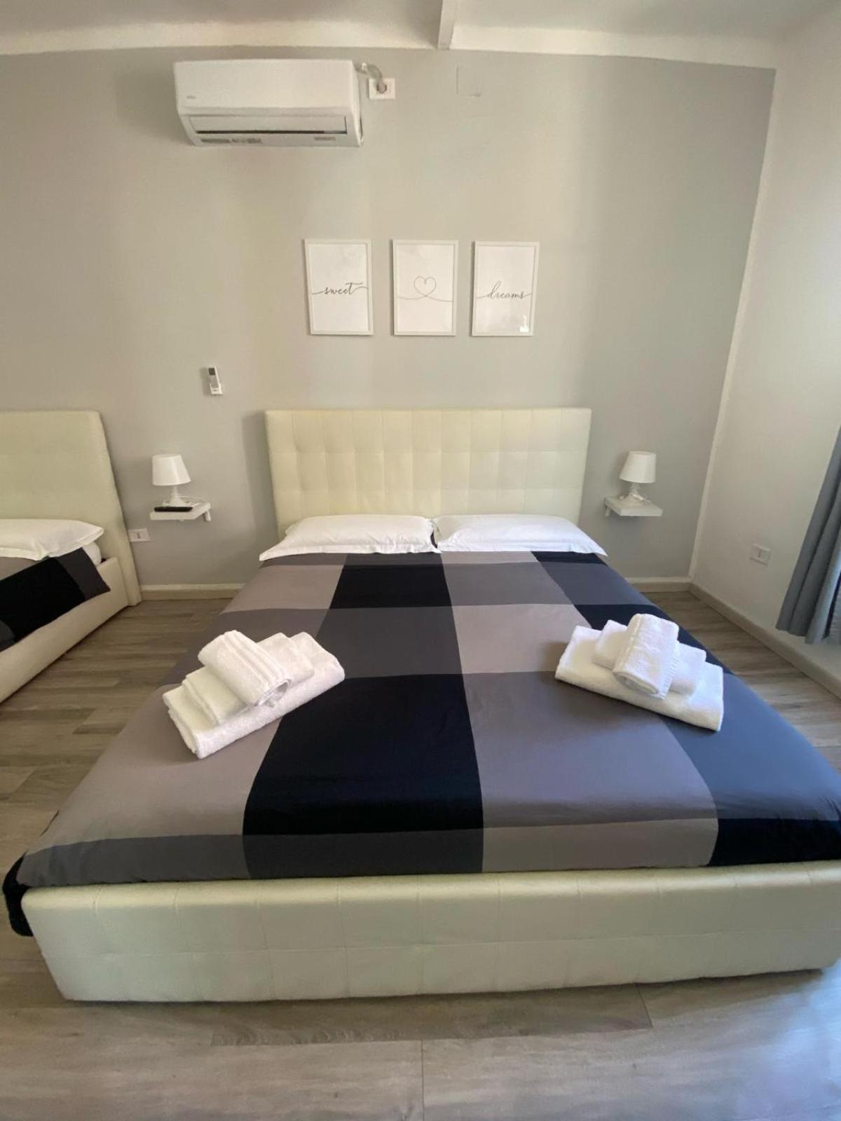 Newhouse 336 Apartment Бари Екстериор снимка